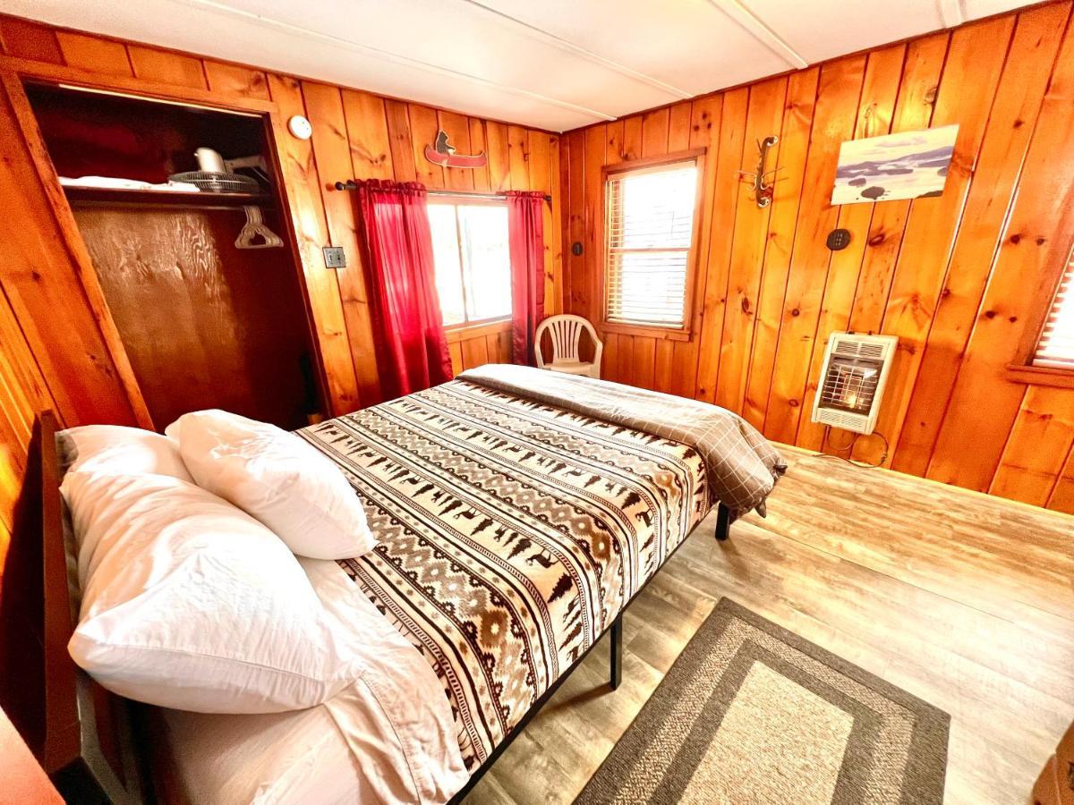 מלון Indian Lake Adirondack Lake Cabins מראה חיצוני תמונה