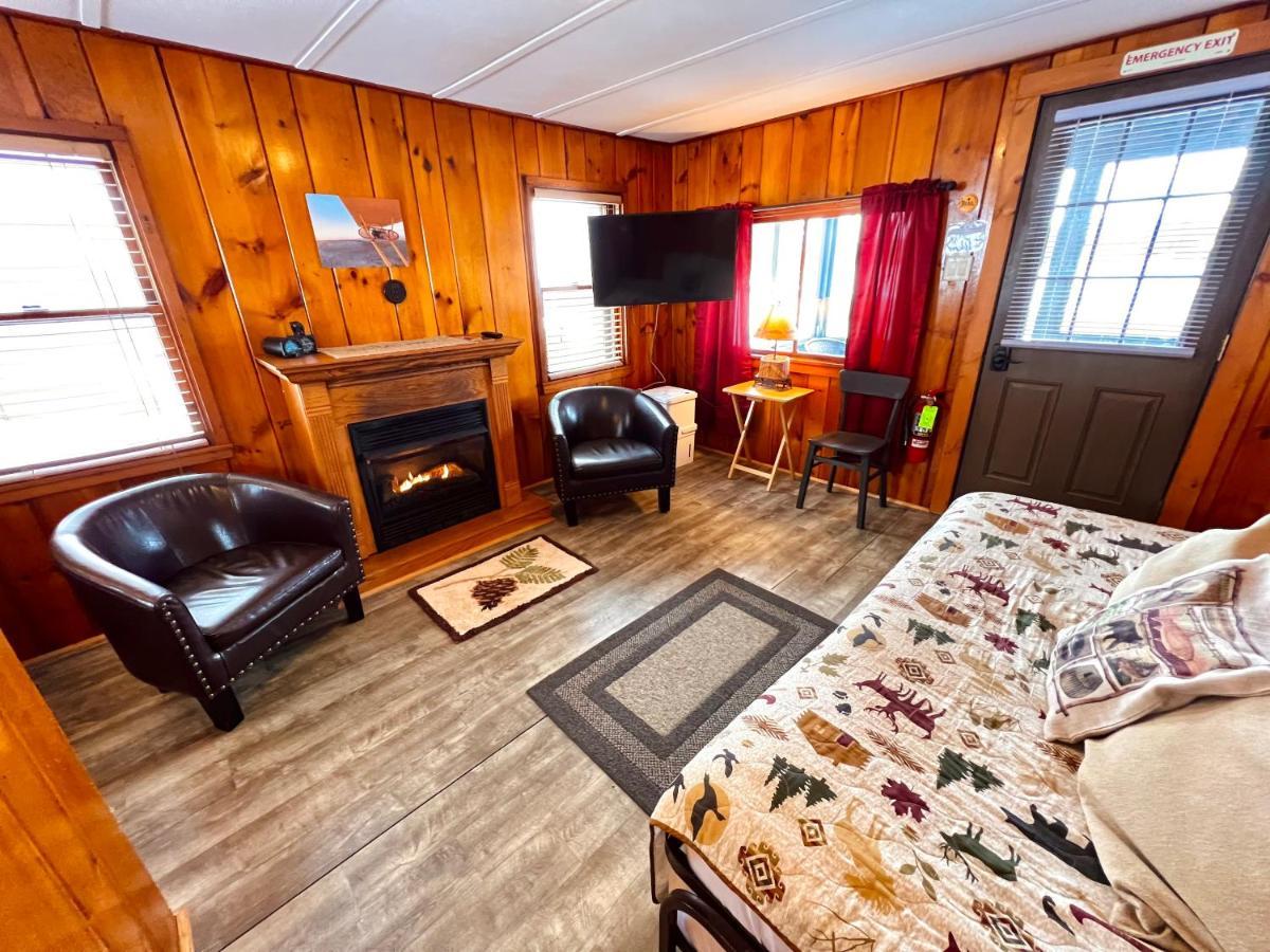 מלון Indian Lake Adirondack Lake Cabins מראה חיצוני תמונה